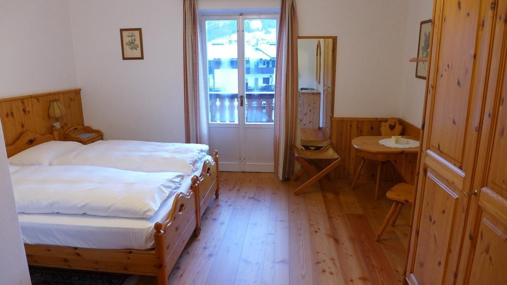 Hotel Bellaria - Cortina D'Ampezzo Bilik gambar