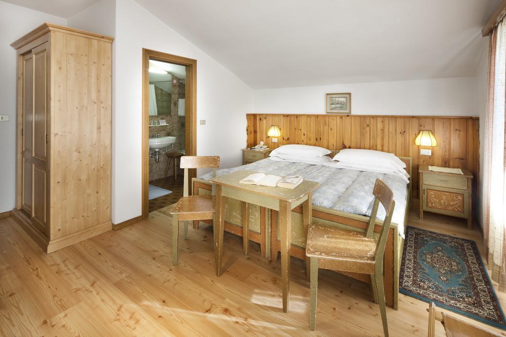 Hotel Bellaria - Cortina D'Ampezzo Bilik gambar
