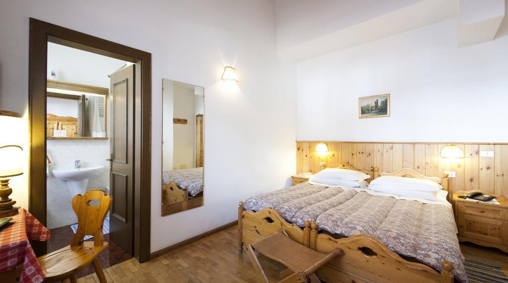 Hotel Bellaria - Cortina D'Ampezzo Bilik gambar